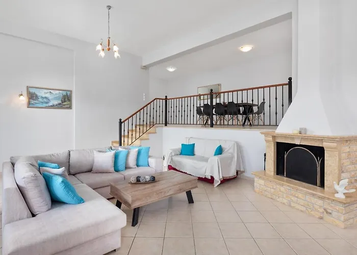 Eleni Sinies By Select