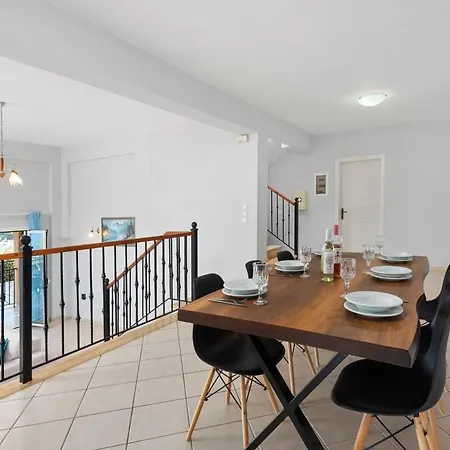 Eleni Sinies By Select